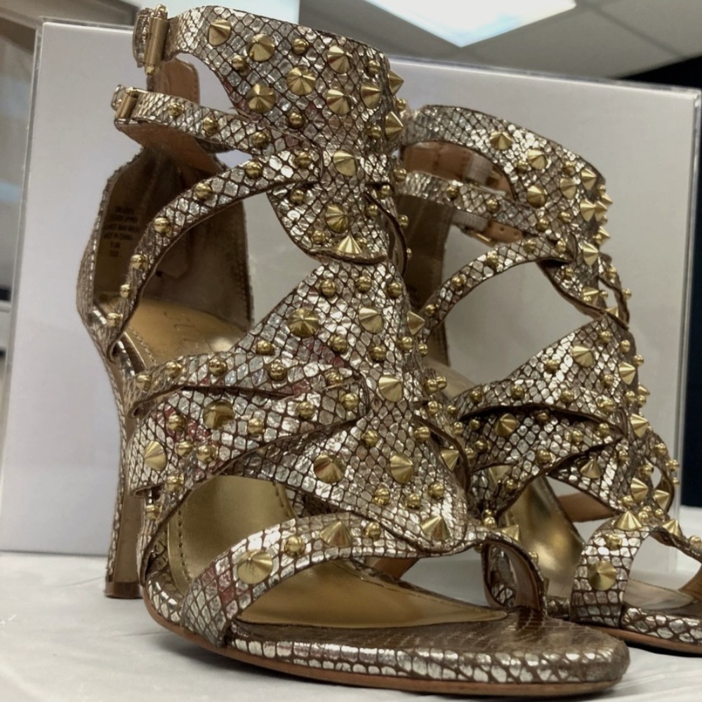 Guess Gold Leather Gladiator Strap Heels w/ Gold Spikes in Size 5.5